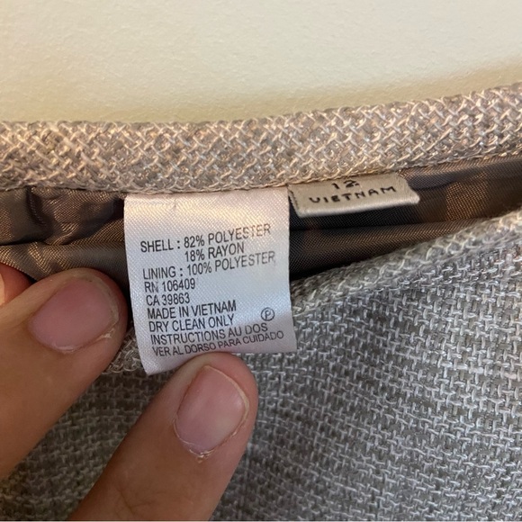 Tahari ASL Beige Blazer and Tailored Silhouette with matching pencil skirt. - Picture 10 of 10